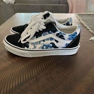 Vans floral lace up (women size 6.5)